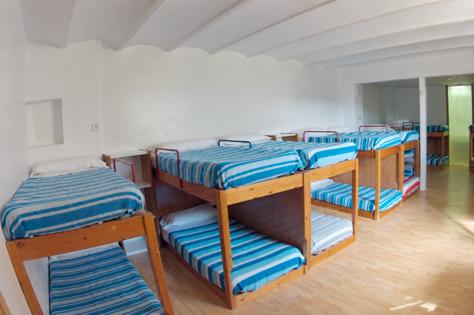 Vista general de l’habitació Espígol amb les lliteres muntades